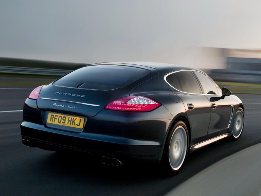  Porsche Panamera Turbo 2009 года  (UK) (фото 7 из 18)